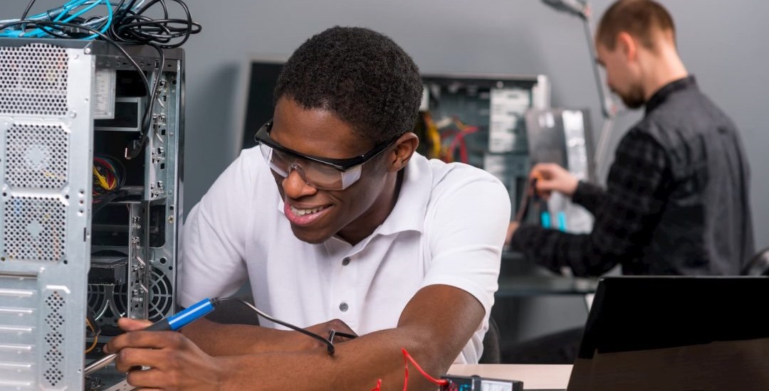 Formation Qualifiante en maintenance informatique et réseau